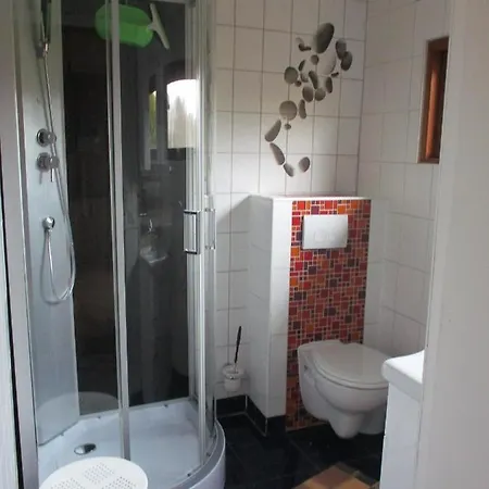 - Ostseebad 1 فندق غورين